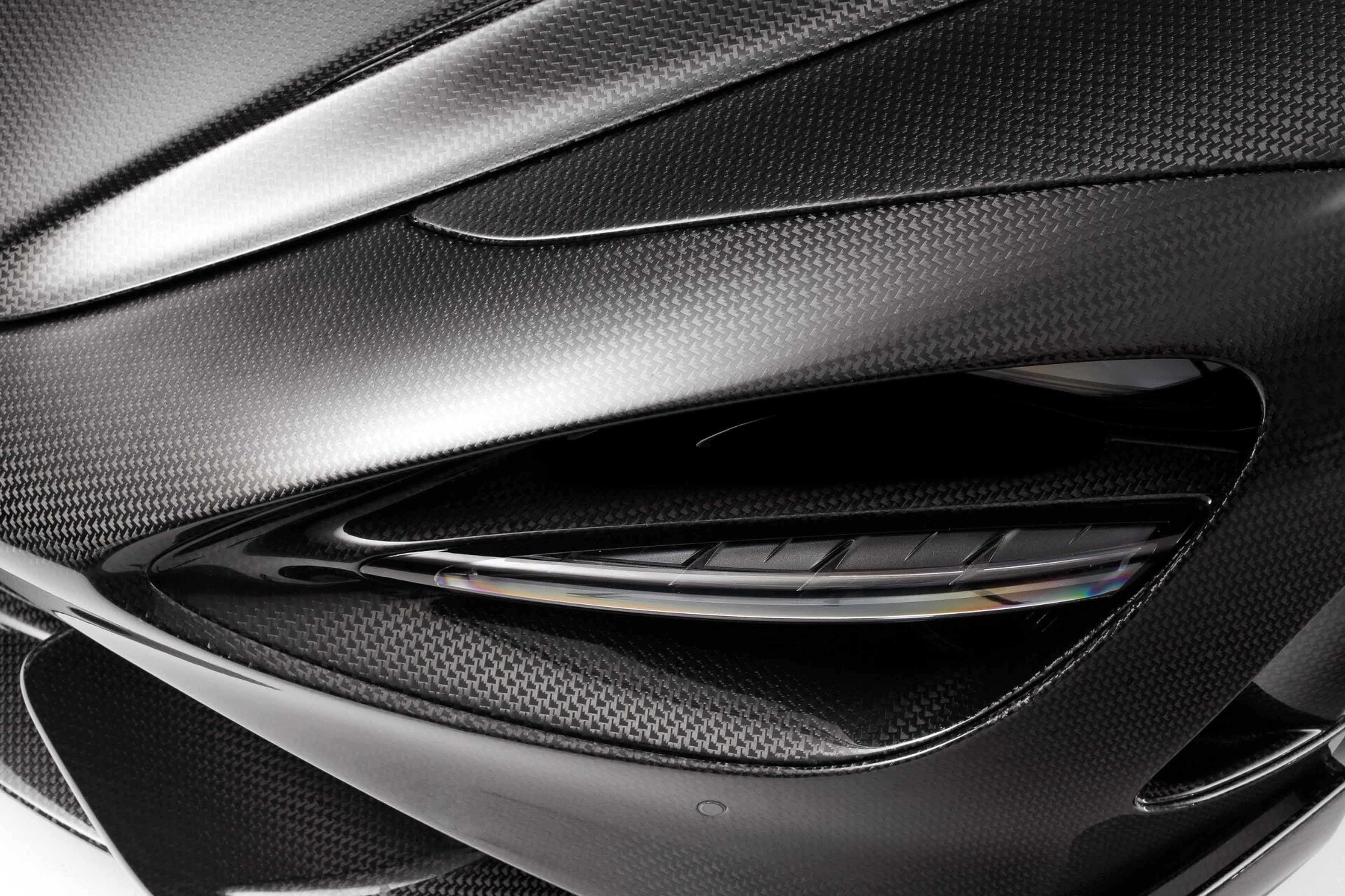 McLaren 765LT Spider carbon (6).JPG