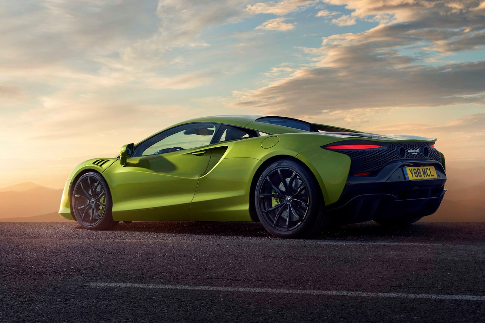 McLaren Artura (2).jpg
