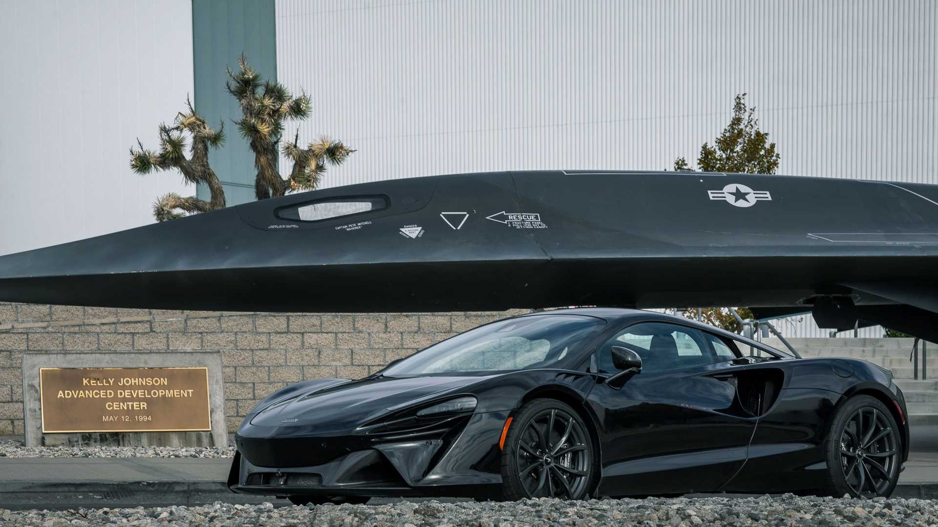 McLaren Artura (2).jpg