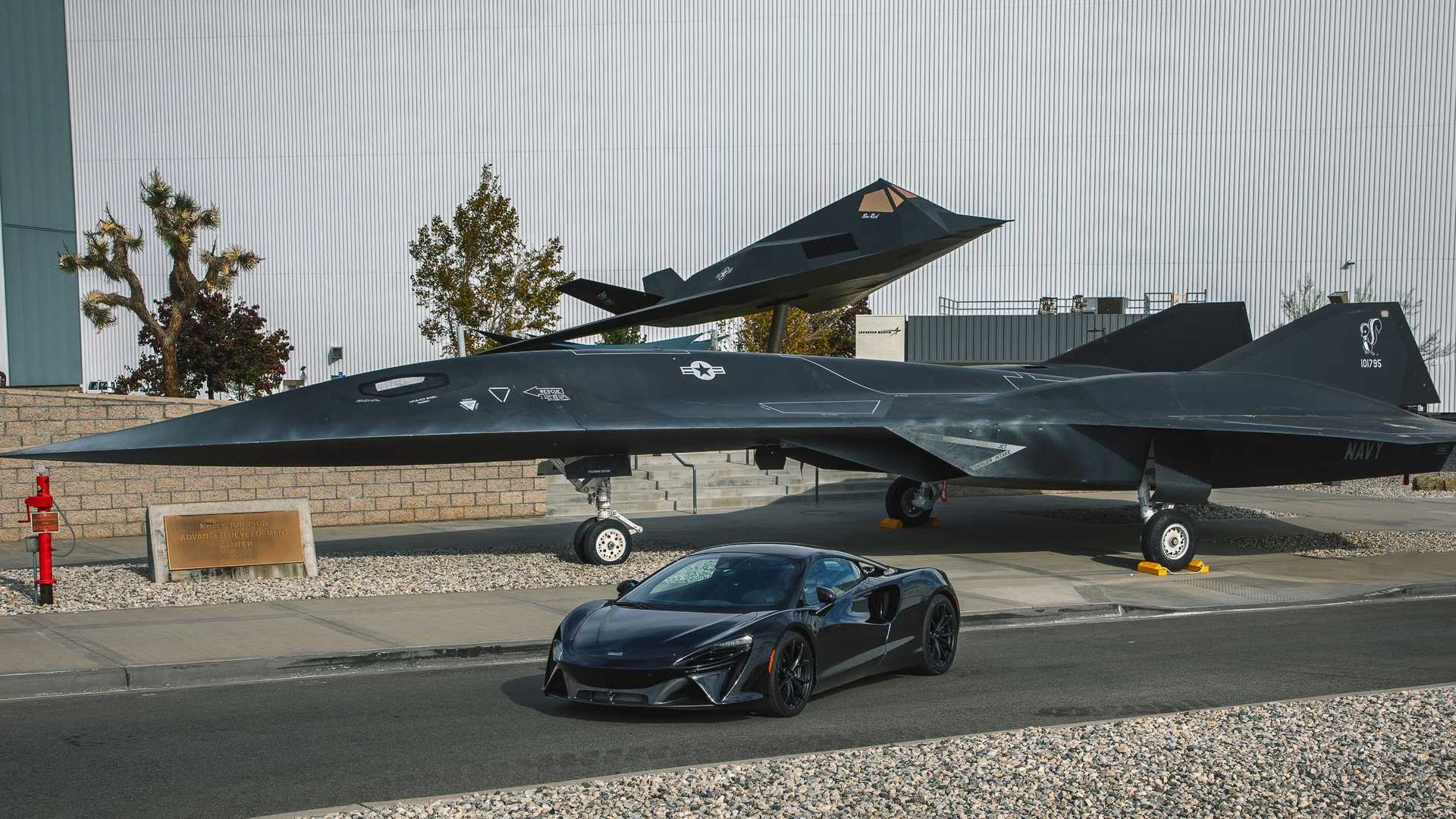 McLaren Artura (3).jpg