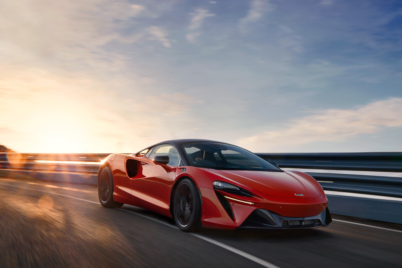 McLaren-Artura-hybrid-1.jpg