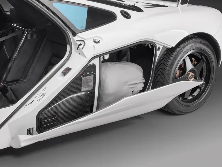 McLaren F1 1994-anh-11.jpeg