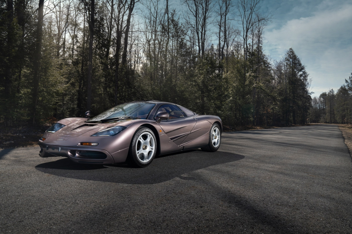 McLaren-F1-đời-1995-được-bán-với-giá-hơn-20-triệu-Đô.jpg