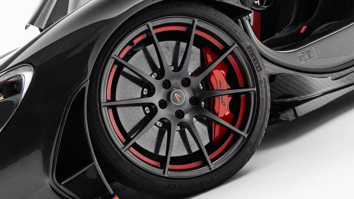 McLaren P1 Carbon Series 7.jpeg