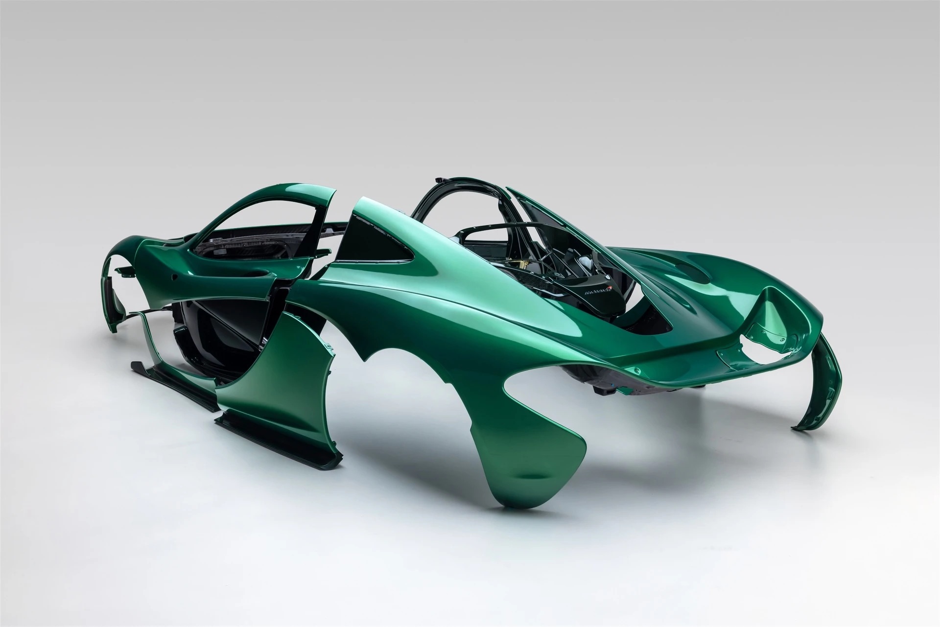 McLaren_P1_Carbon_Body_Panel_3.jpg