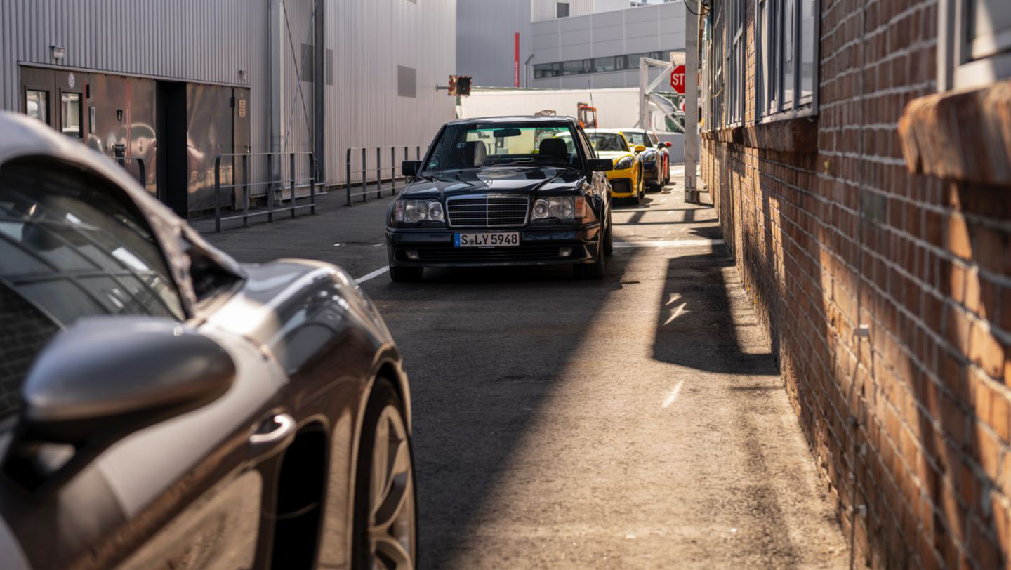 Mercedes 500E (4).JPG