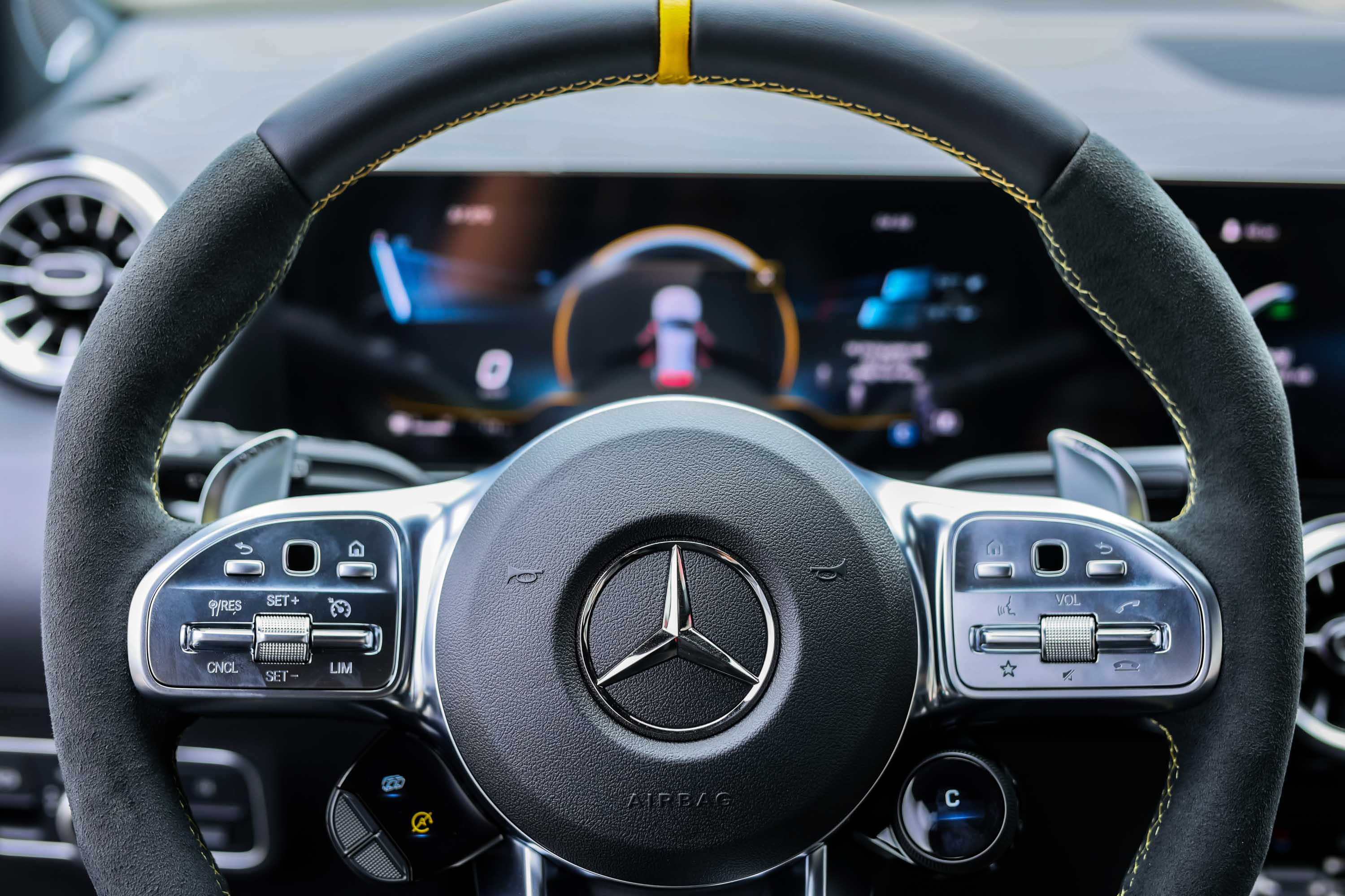 Mercedes-AMG-C43-anh-2022-anh-_10.jpg