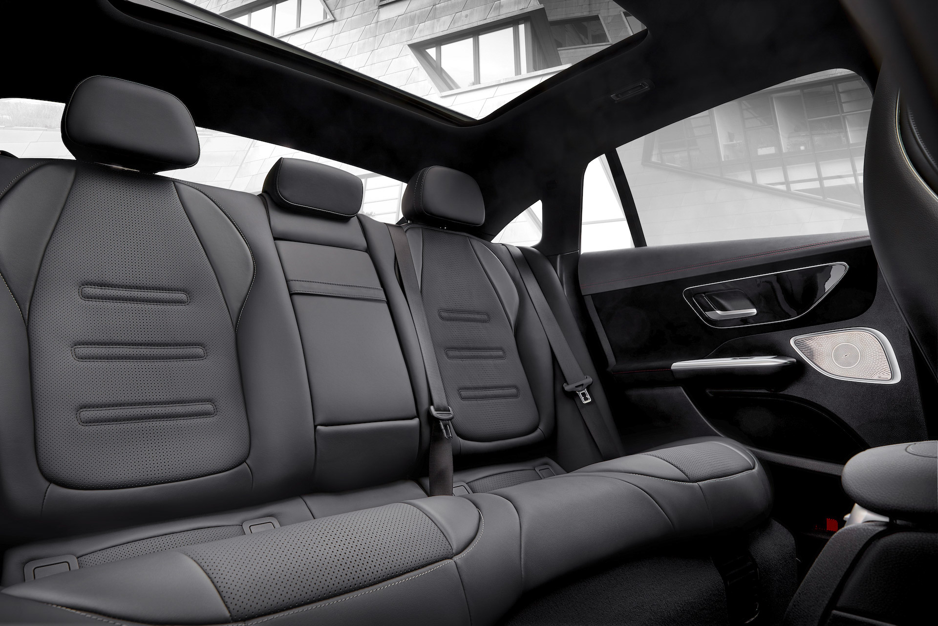 Mercedes-AMG EQE (10).jpg