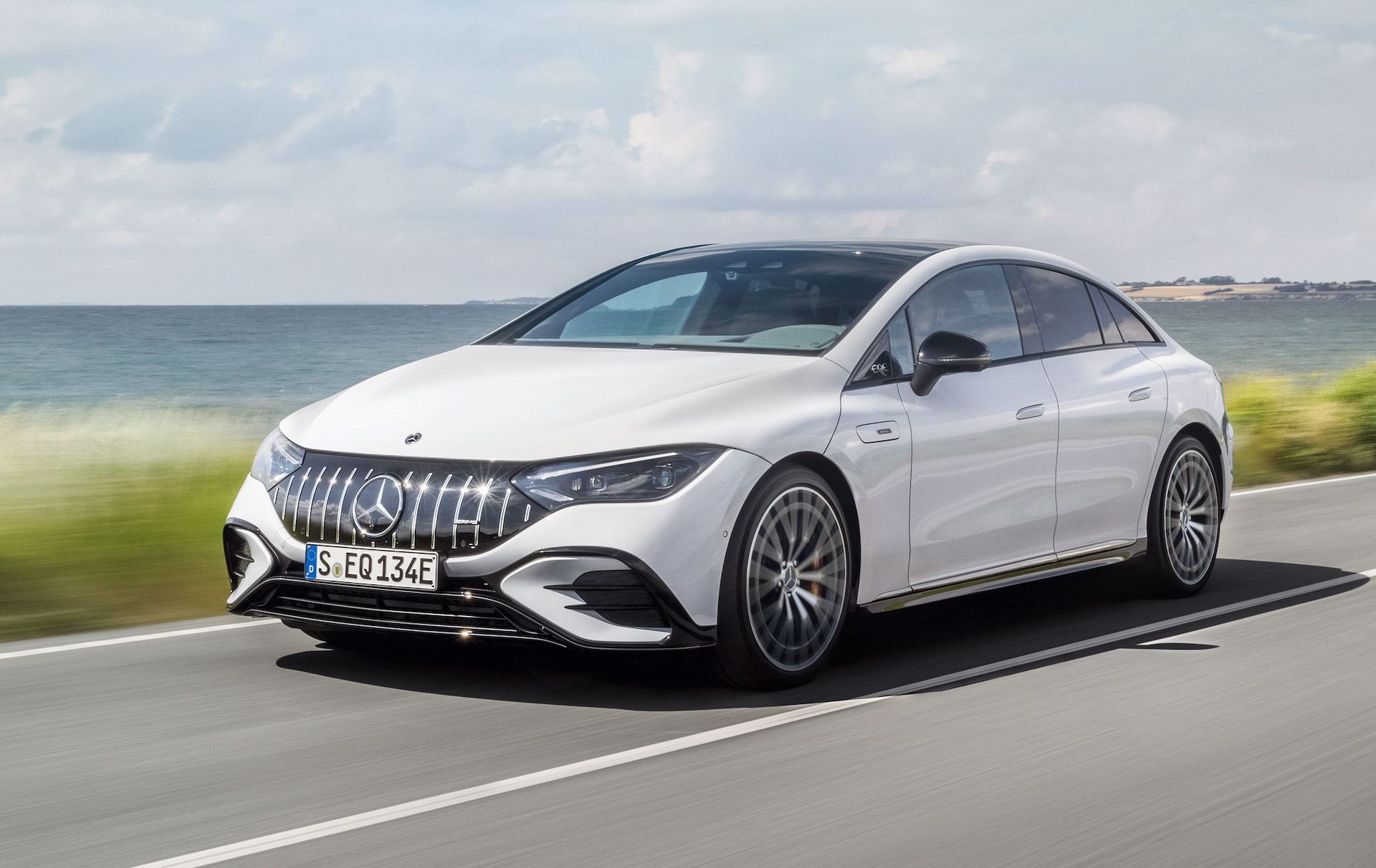 Mercedes-AMG EQE (11).jpg