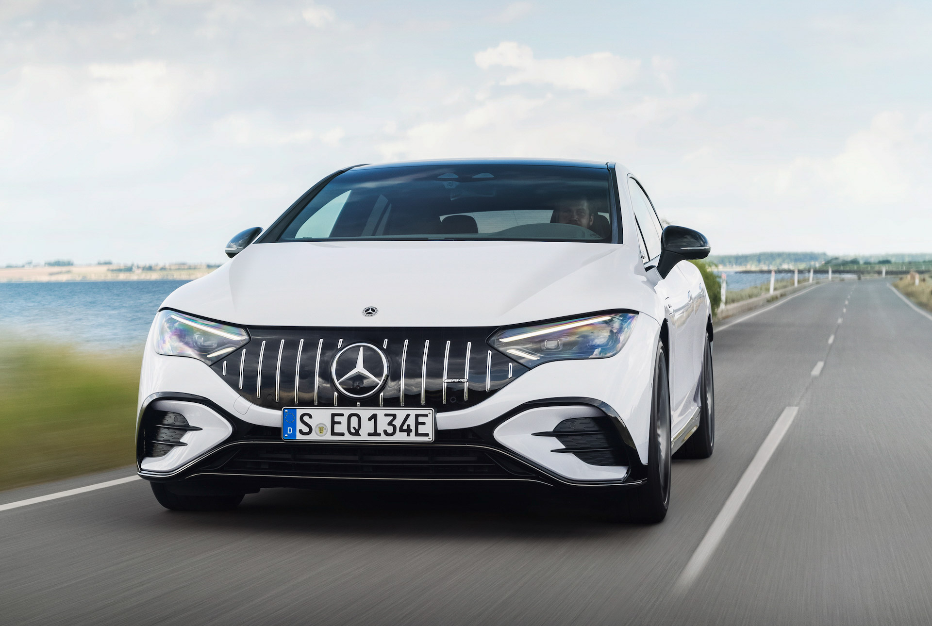 Mercedes-AMG EQE (12).jpg