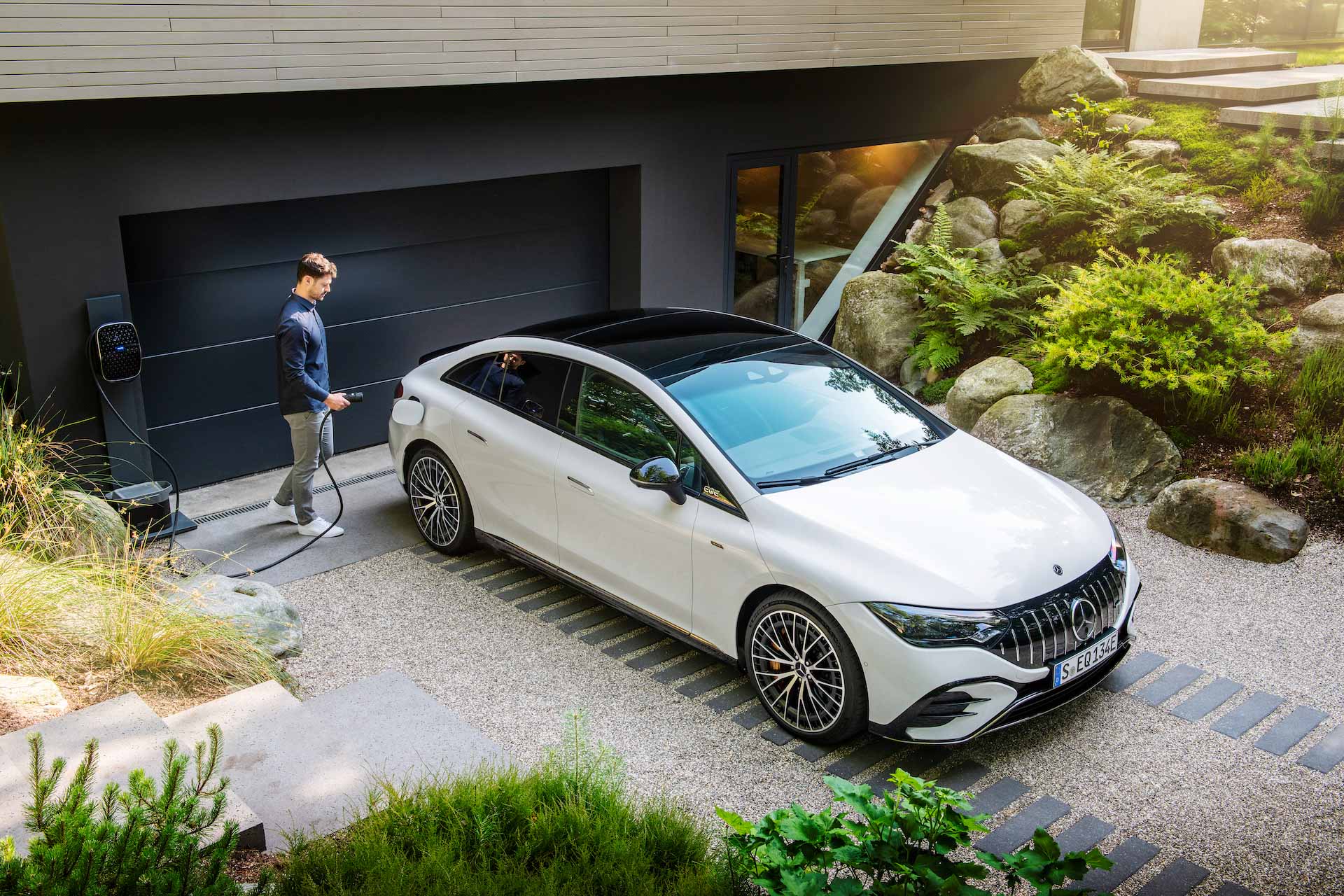 Mercedes-AMG EQE (2).jpg