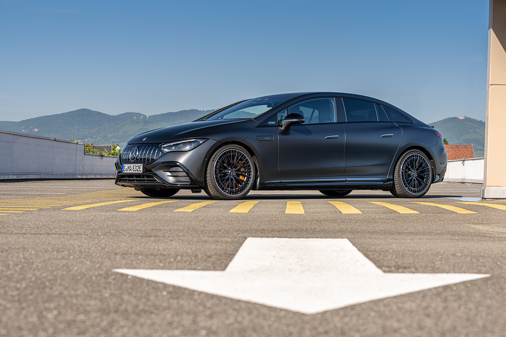 Mercedes-AMG EQE (2).jpg
