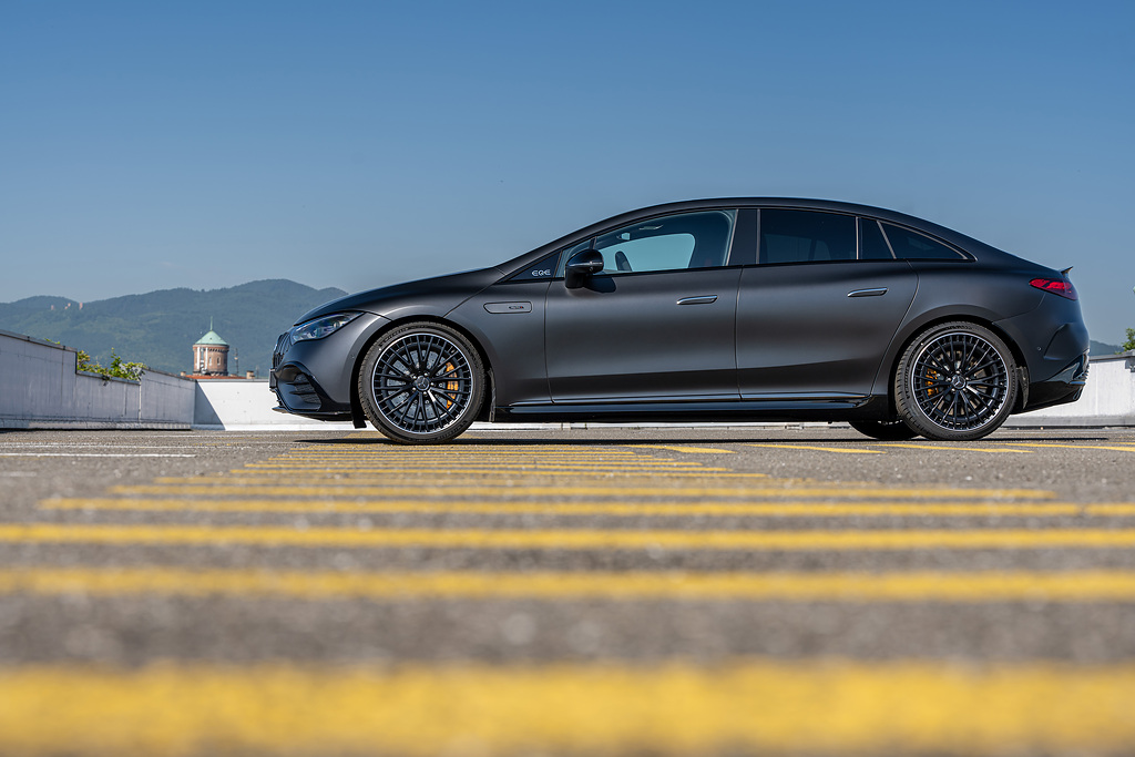Mercedes-AMG EQE (4).jpg