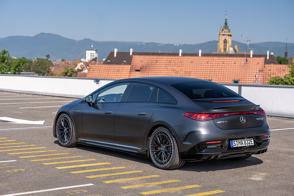 Mercedes-AMG EQE (9).jpg