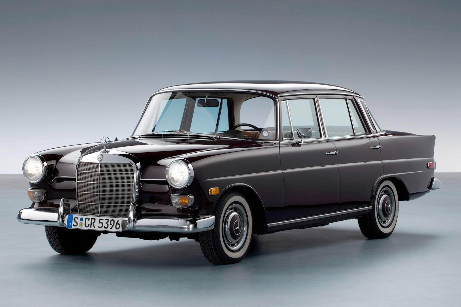 Mercedes-Benz (1).jpg