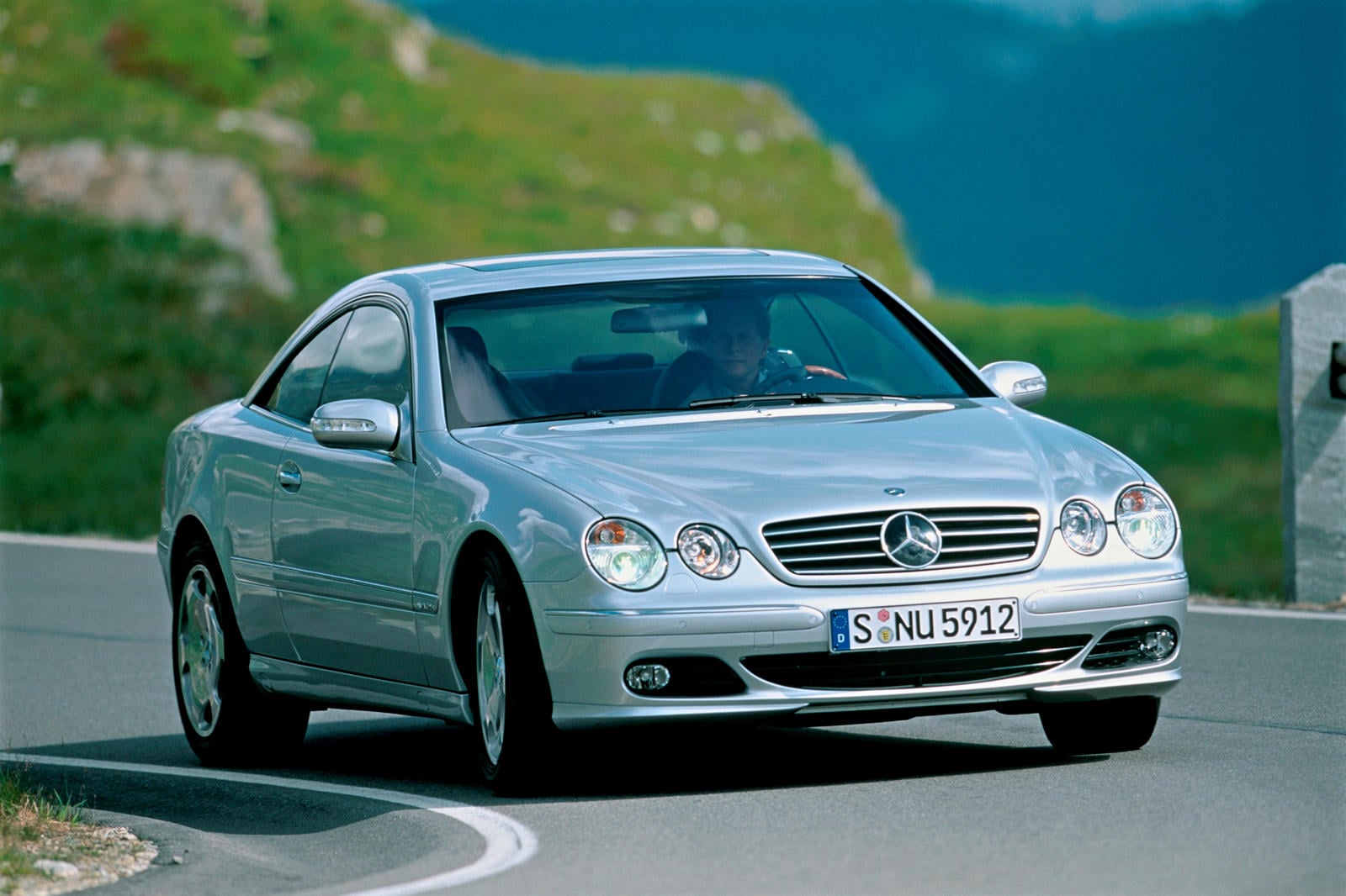 Mercedes-Benz (3).jpg