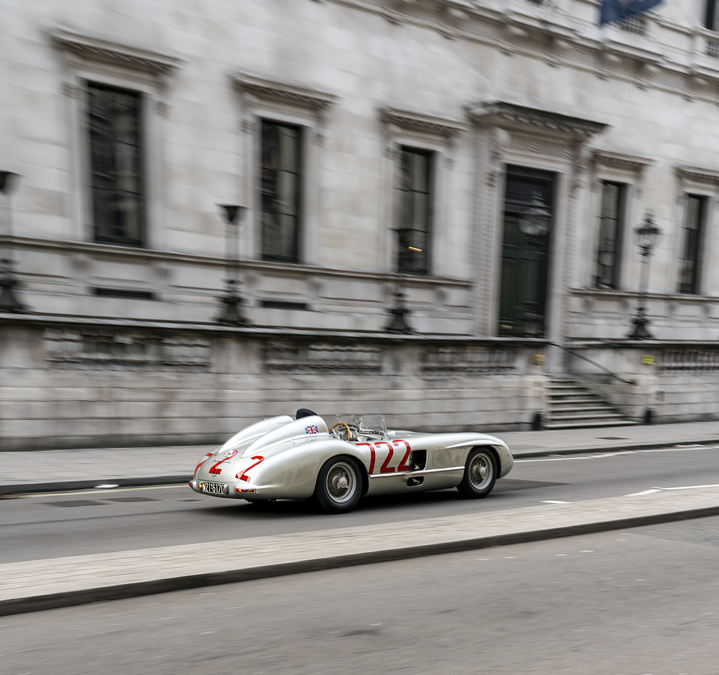 Mercedes-Benz 300 SLR (11).jpg