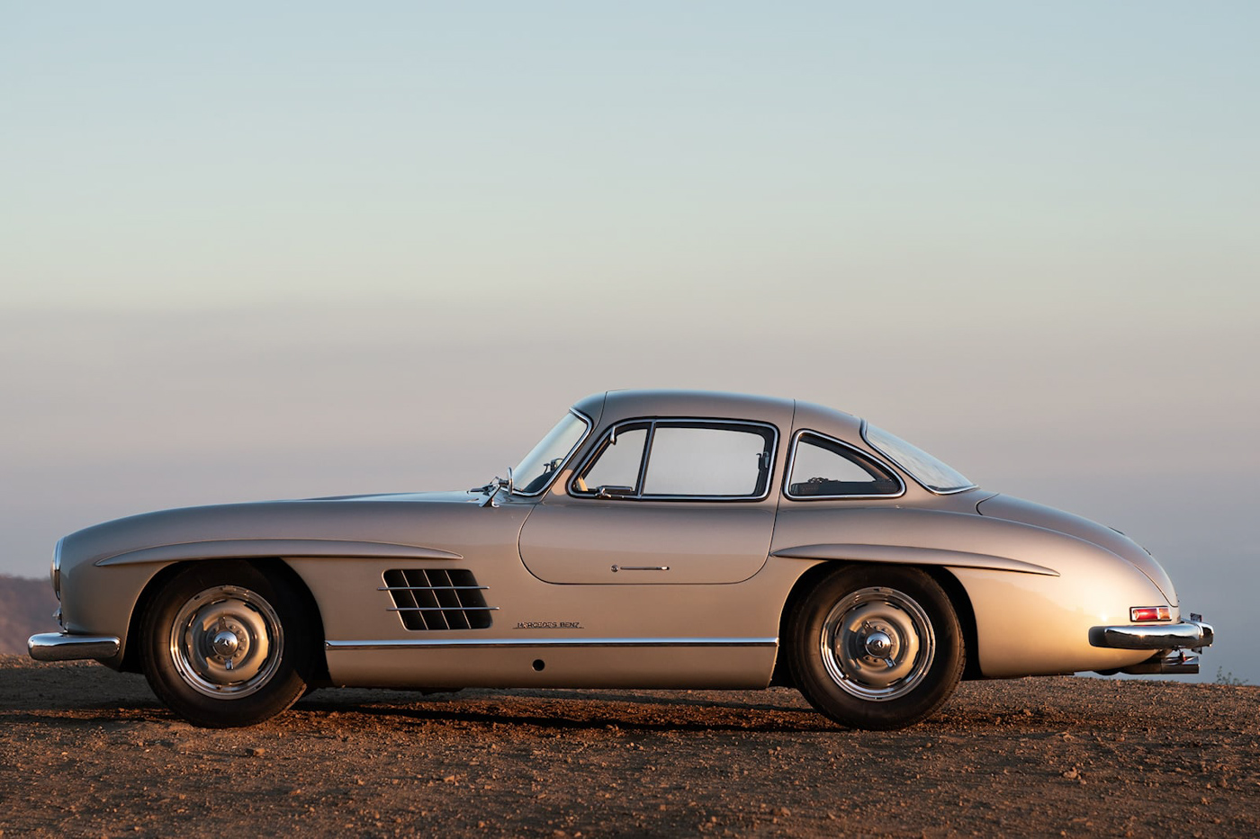 Mercedes-Benz 300SL (1).JPG