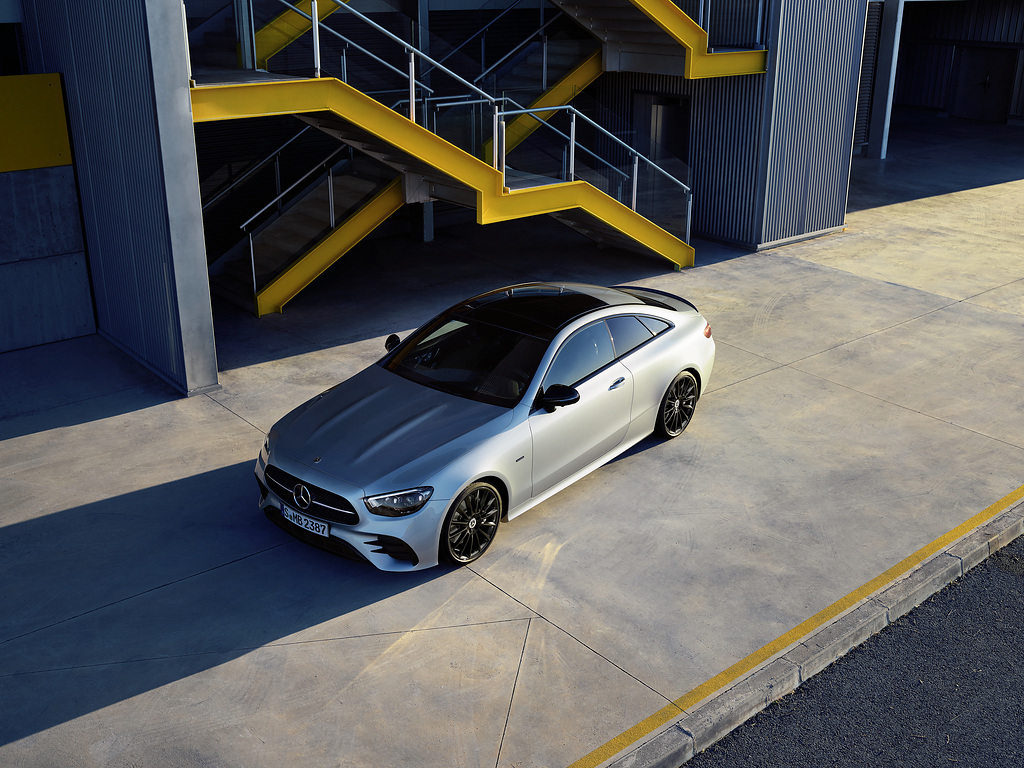 Mercedes-Benz C-Class (2).jpg