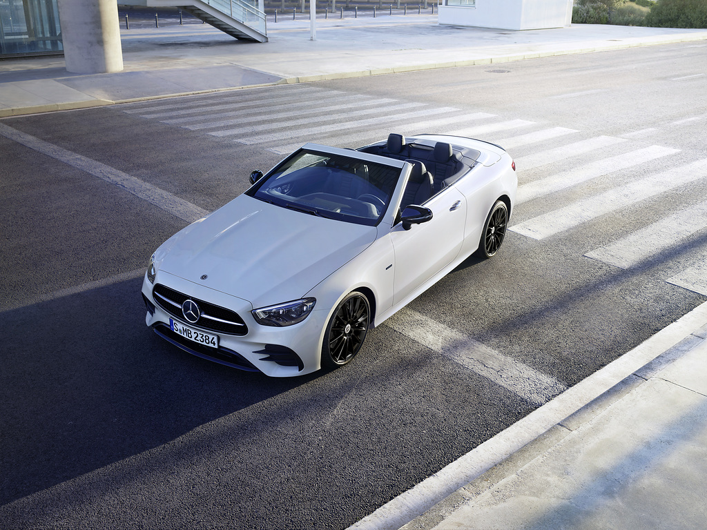 Mercedes-Benz C-Class (5).jpg