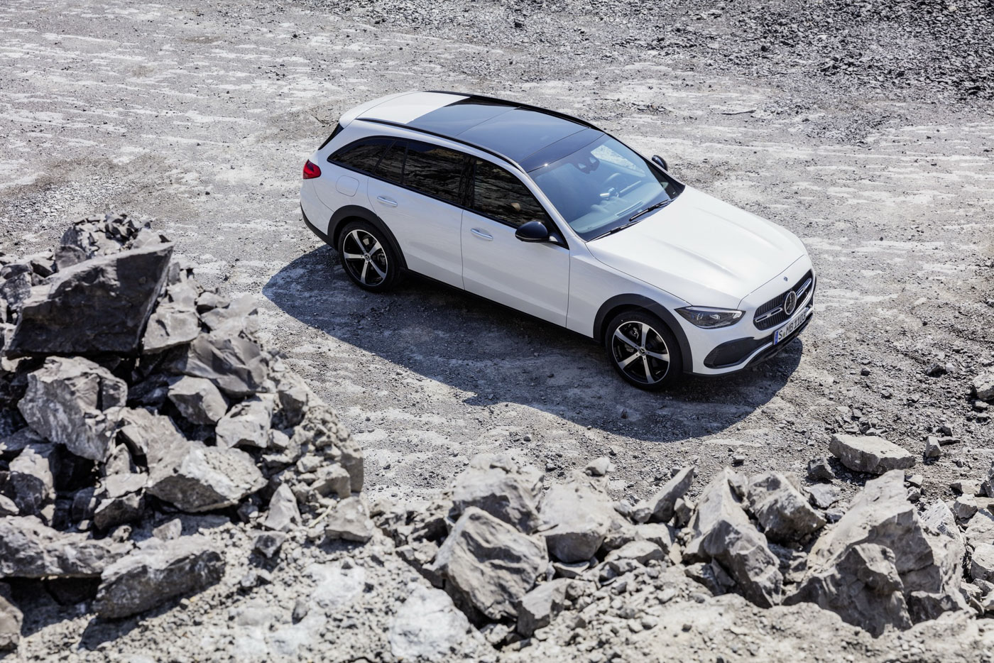 Mercedes-benz-c-class-all-terrain-di-den-moi-noi-cung-mau-xe-gia-dinh-day-thuc-dung (18).JPG