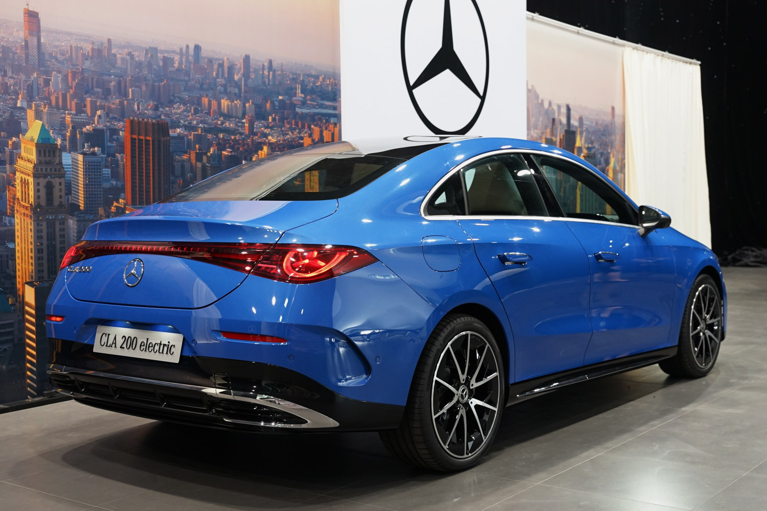 Mercedes-Benz CLA 200 EV-anh-_9.jpg