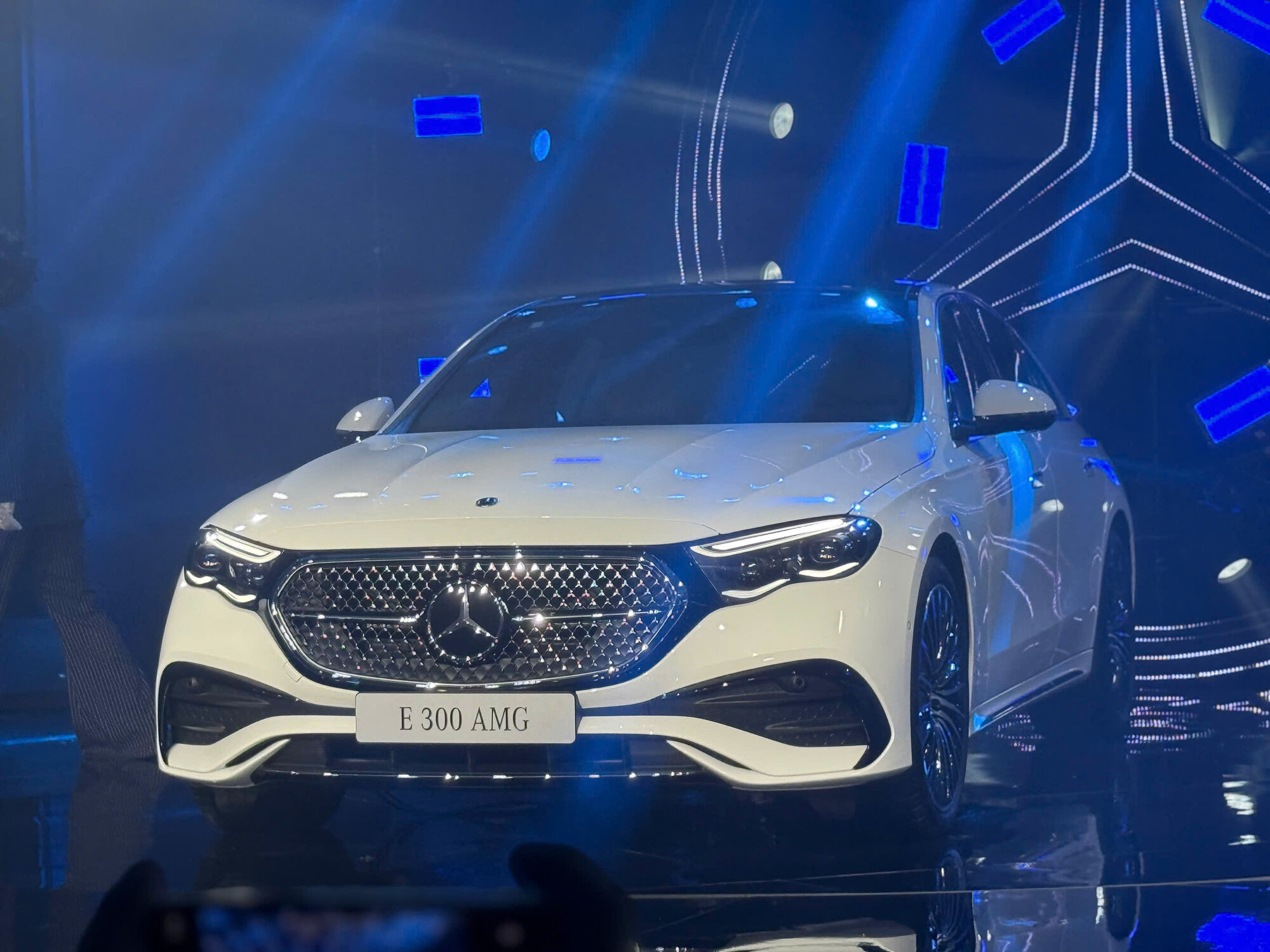 mercedes-benz-e-class-anh-5.jpg
