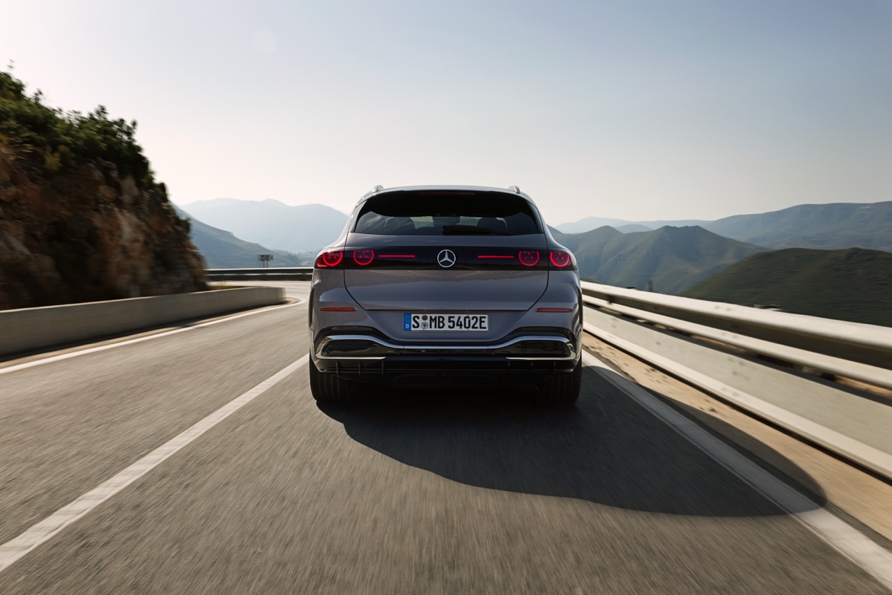 Mercedes-Benz GLC EQ-anh-23.jpeg