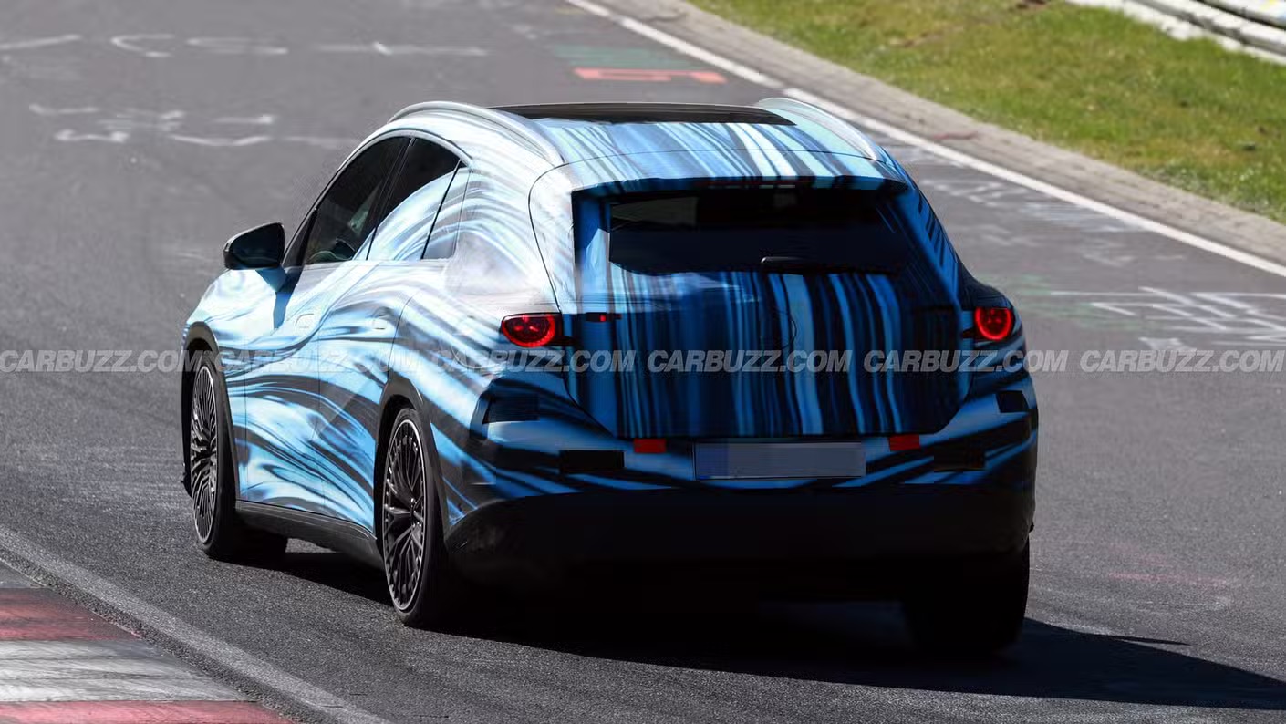mercedes-benz-glc-eq-teaser anh -4.jpeg
