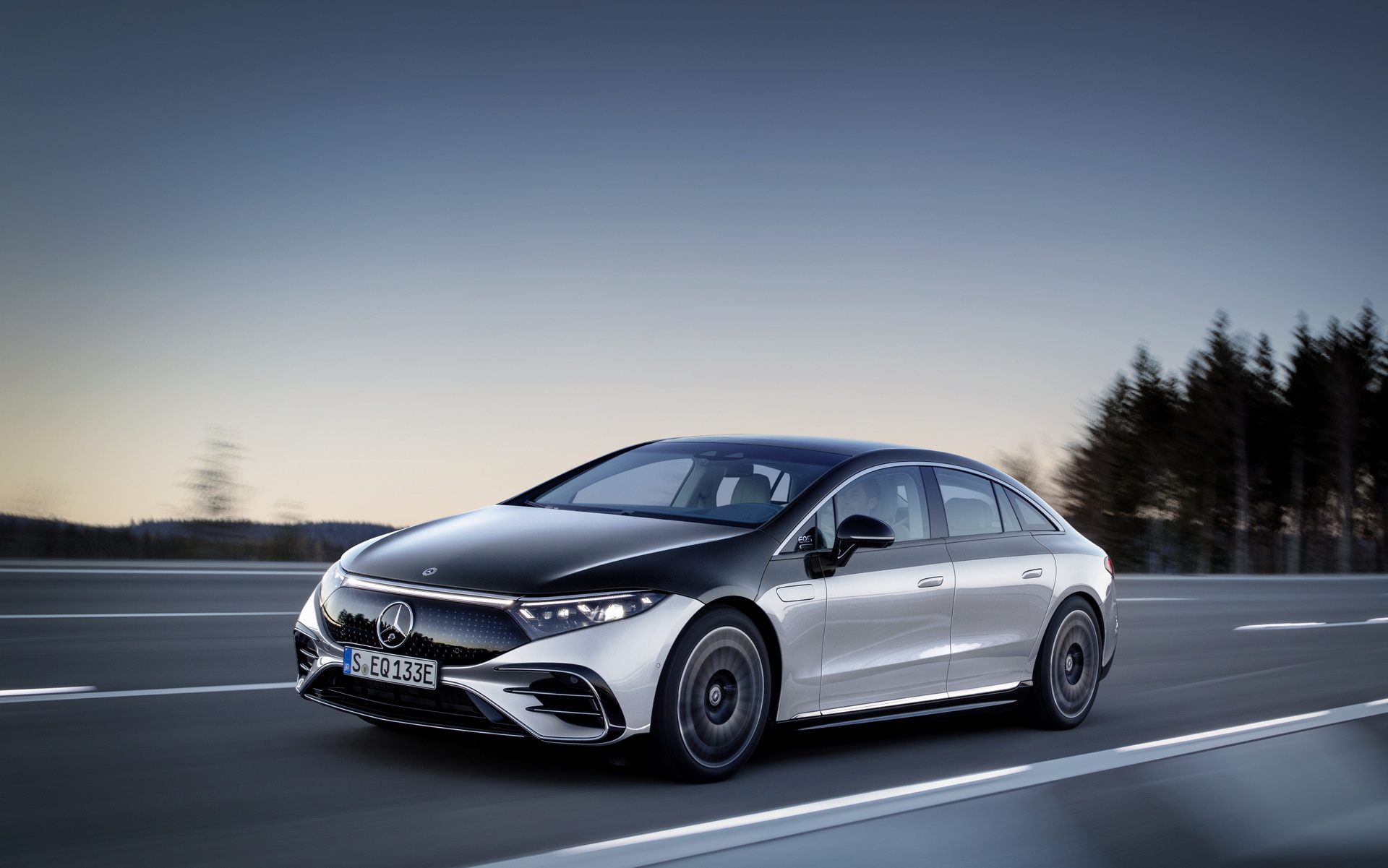 mercedes-benz-sẽ-trở-thành-thương-hiệu-xe-điện-vào-năm-2030 (1).jpg