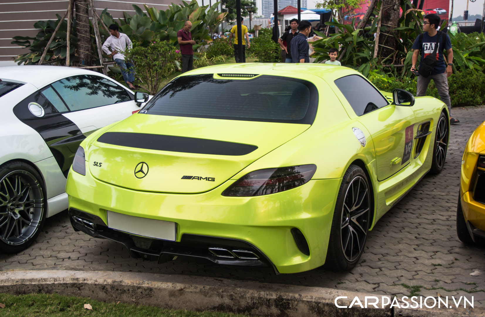 Mercedes-Benz SLS AMG độ (14).JPG