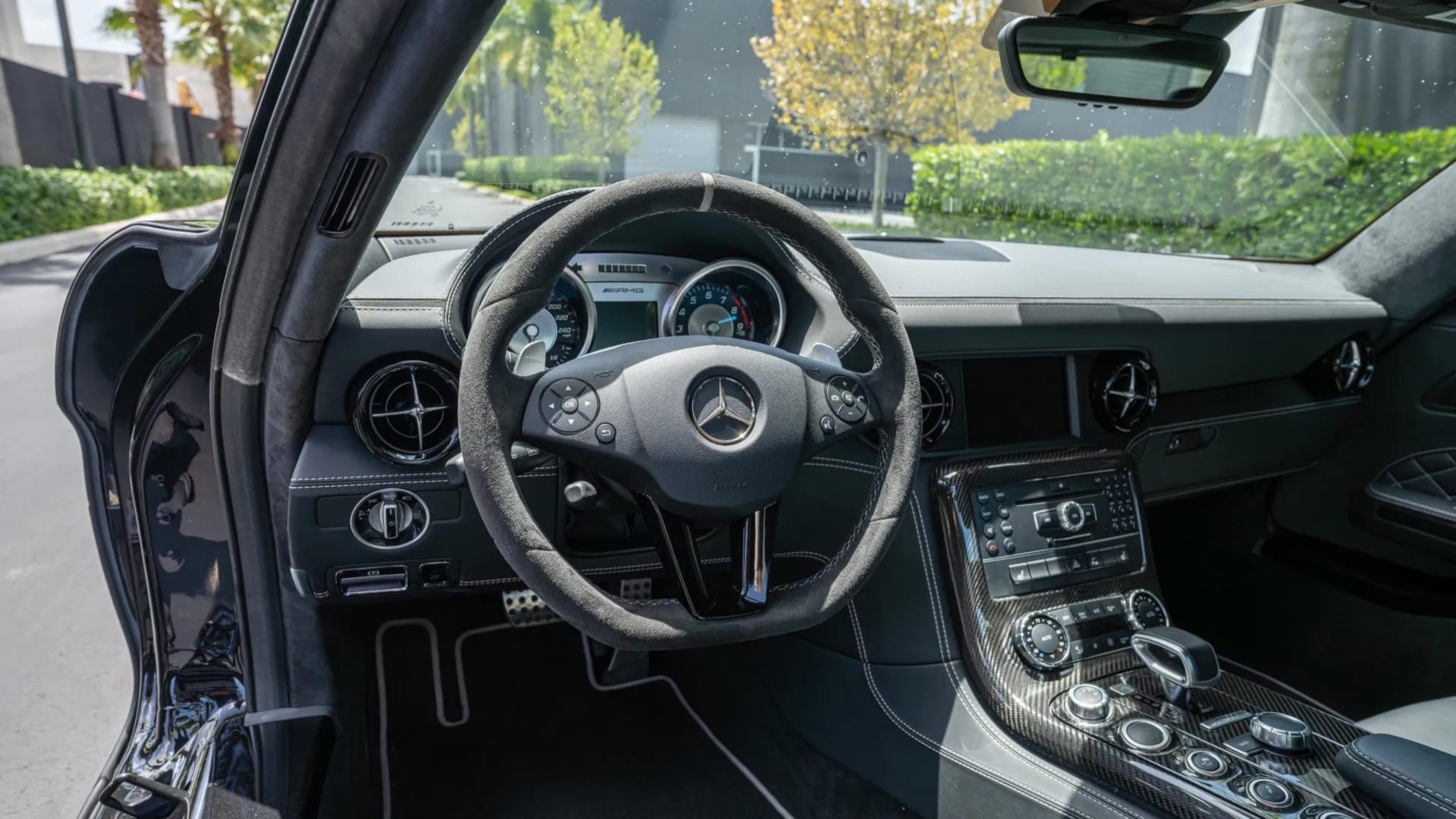 Mercedes-Benz SLS AMG GT Final Edition 2015-anh-12.jpeg