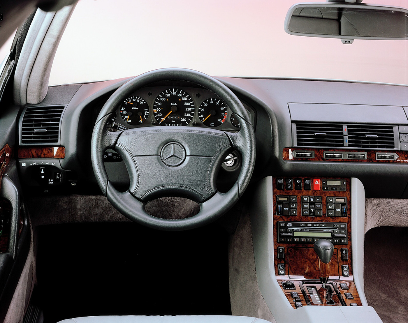 Mercedes-Benz W140 (9).JPG