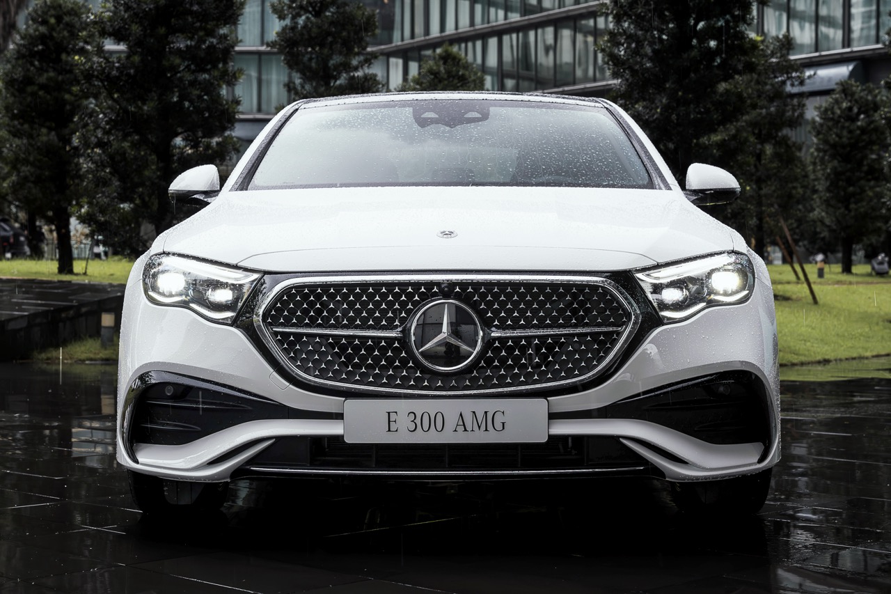 mercedes-e300-2025-anh-2.jpeg