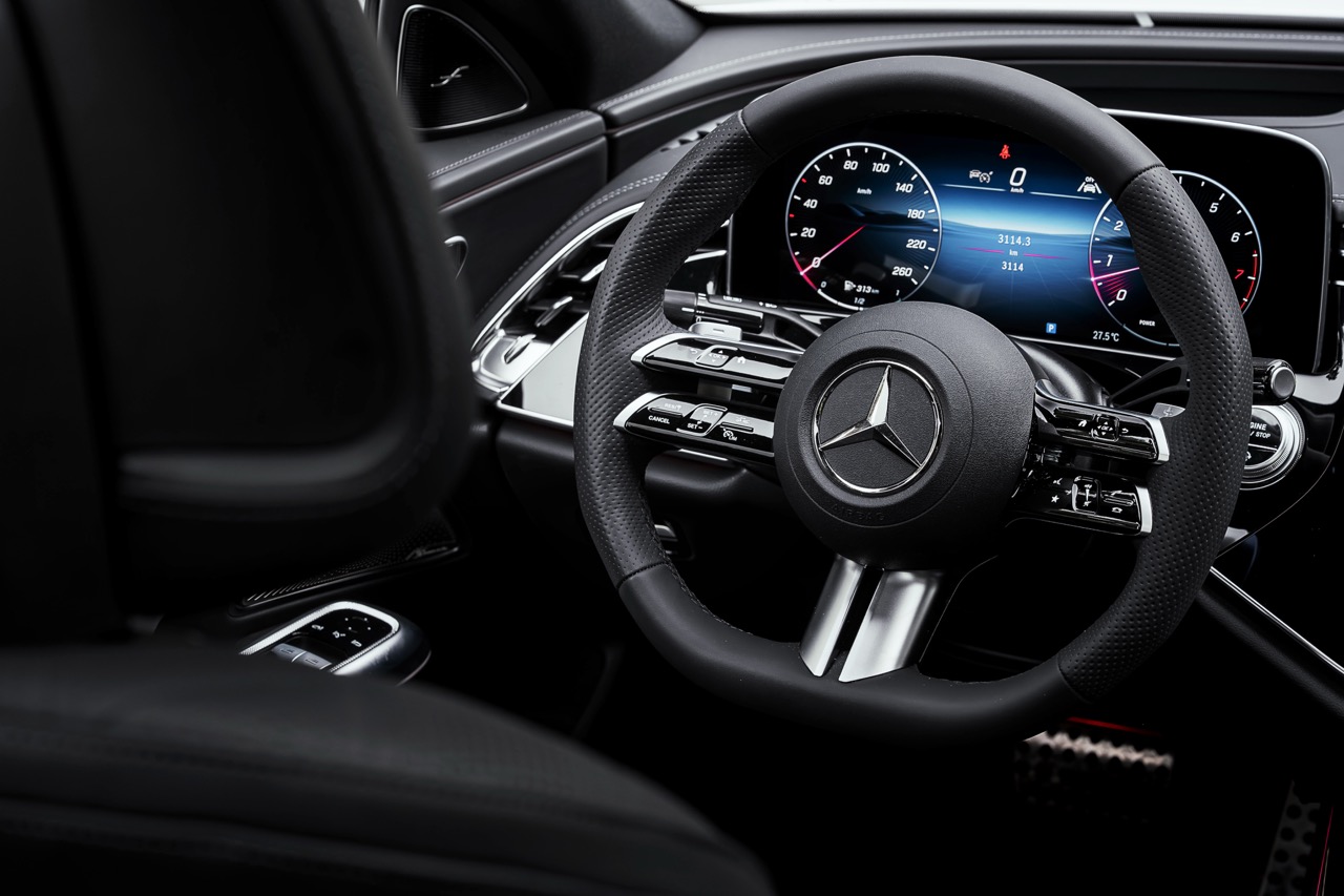 mercedes-e300-2025-anh-4.jpeg