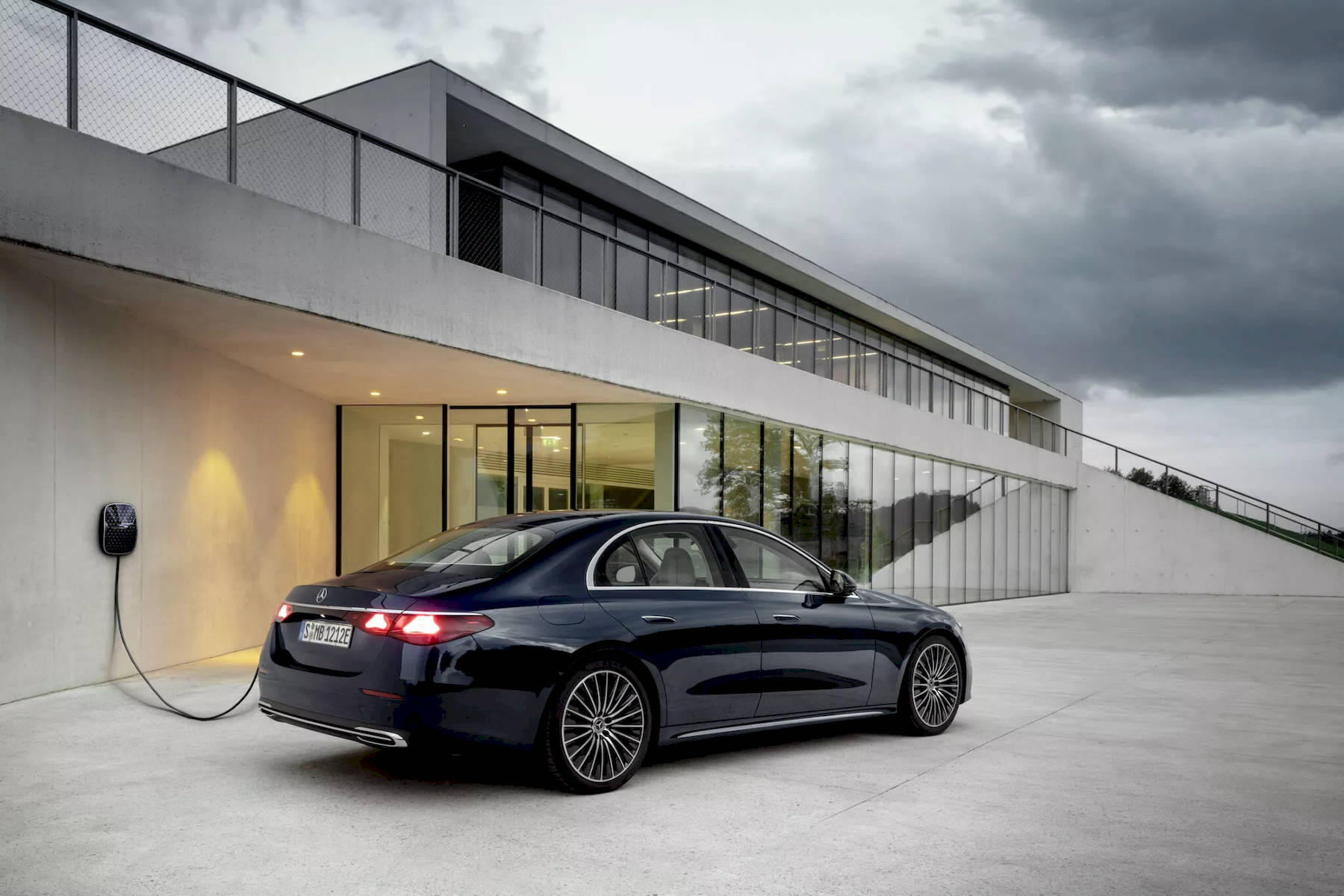 mercedes-eclass-2024-00.jpg