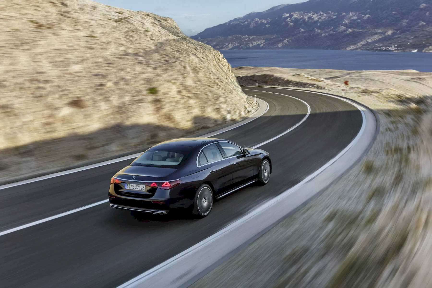 mercedes-eclass-2024-01.jpg