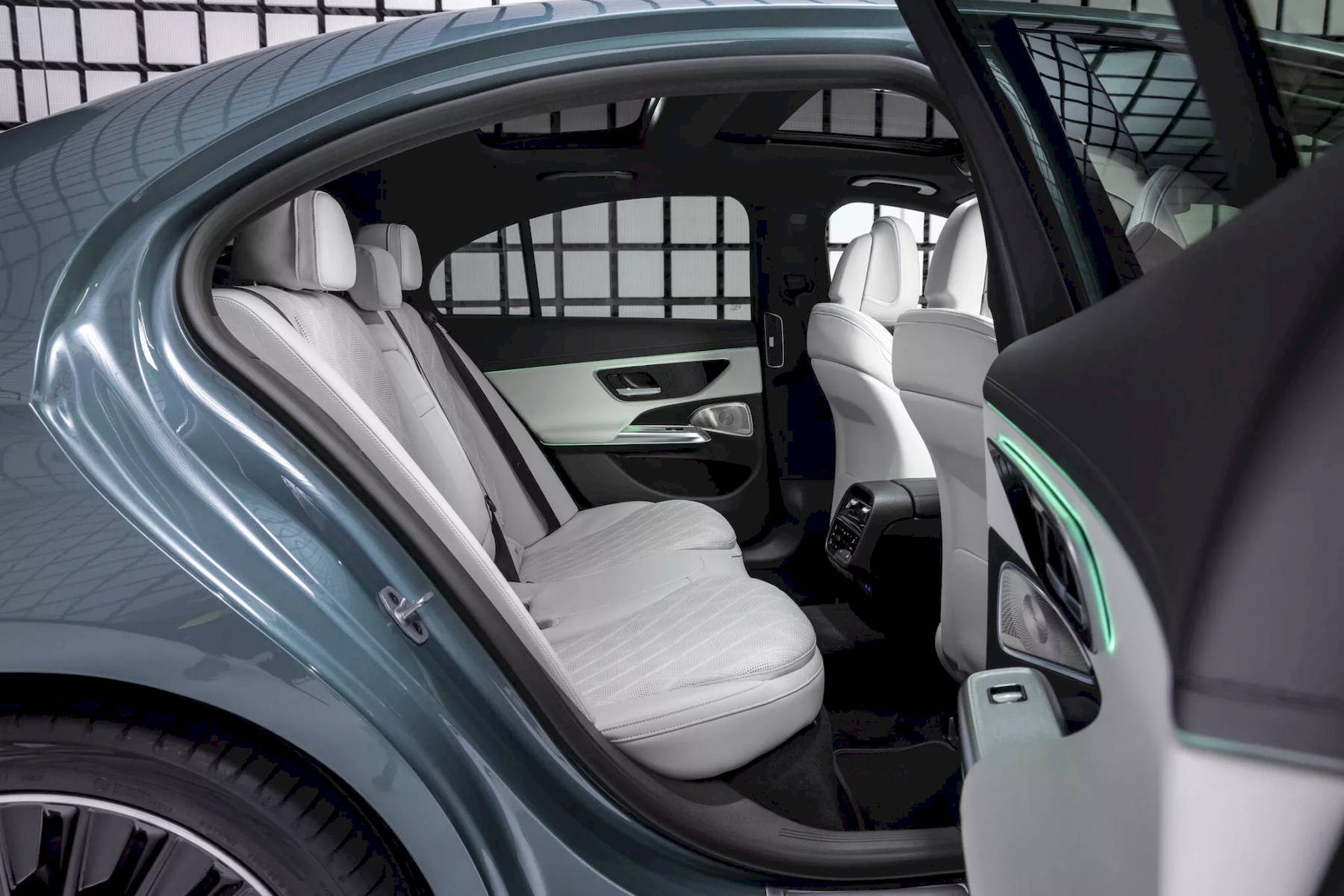 mercedes-eclass-2024-13.jpg