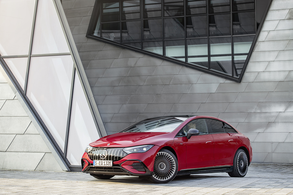 Mercedes EQE (21).jpg