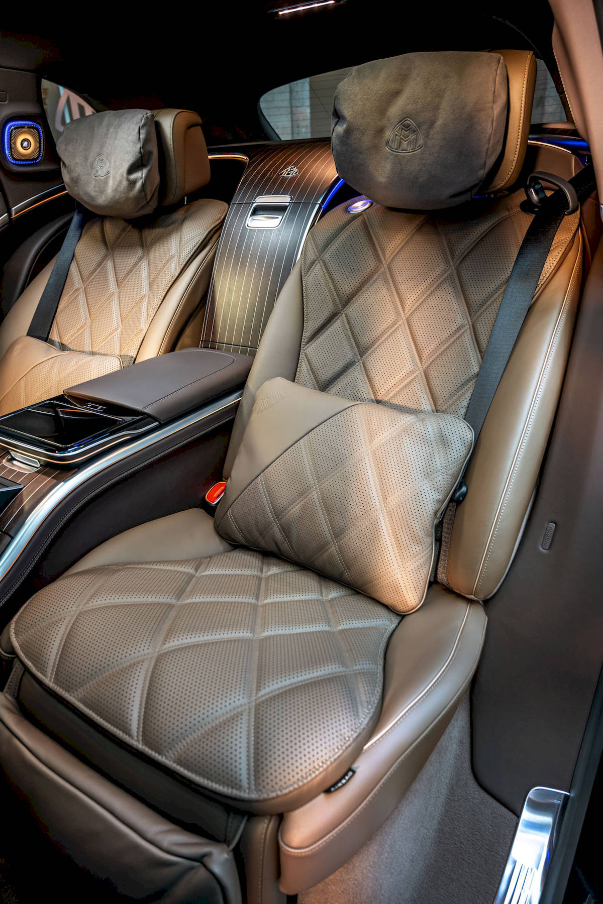 Mercedes-Maybach-EQS-00025.jpg