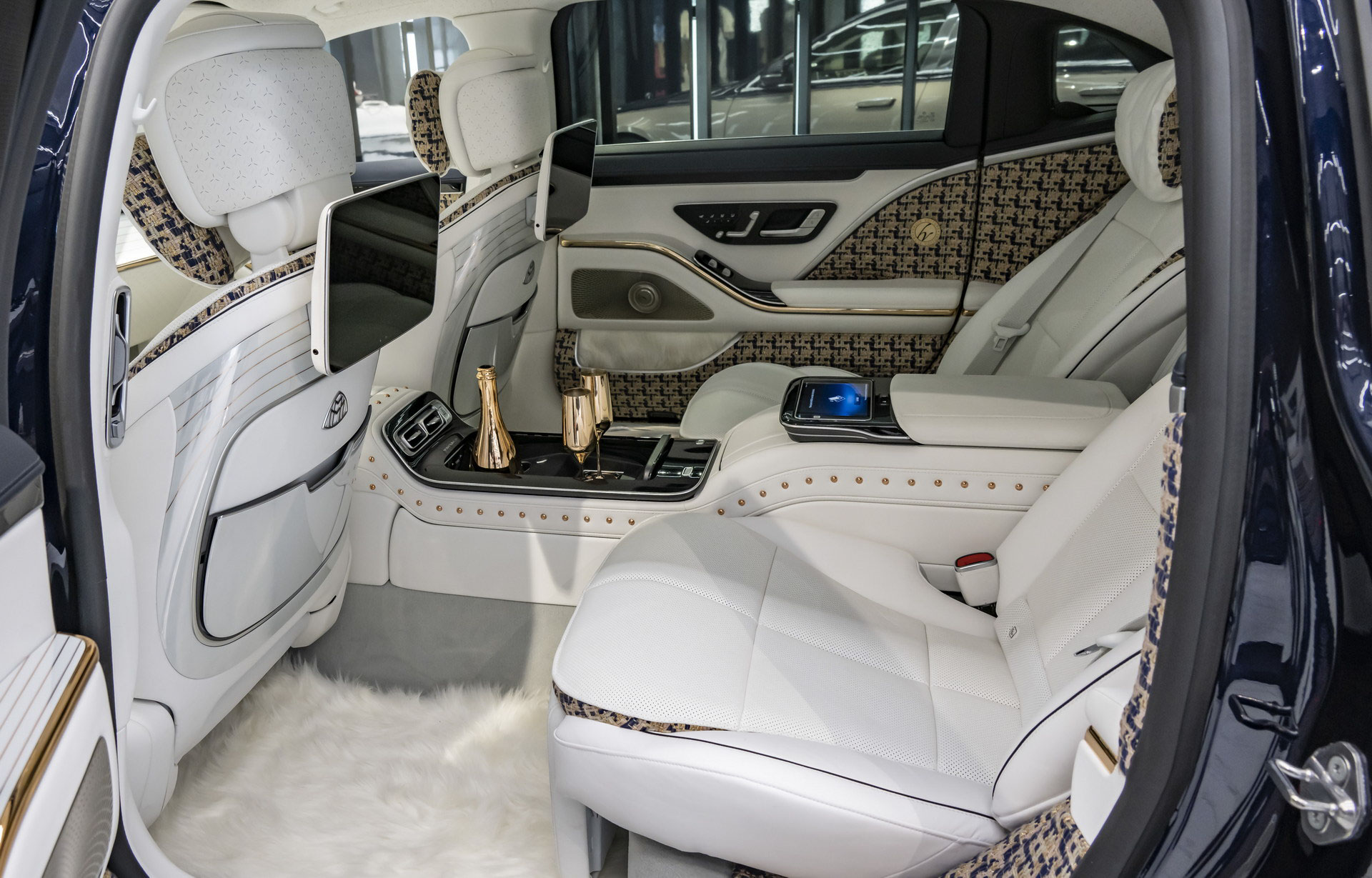 Mercedes-Maybach S-Class (23).JPG