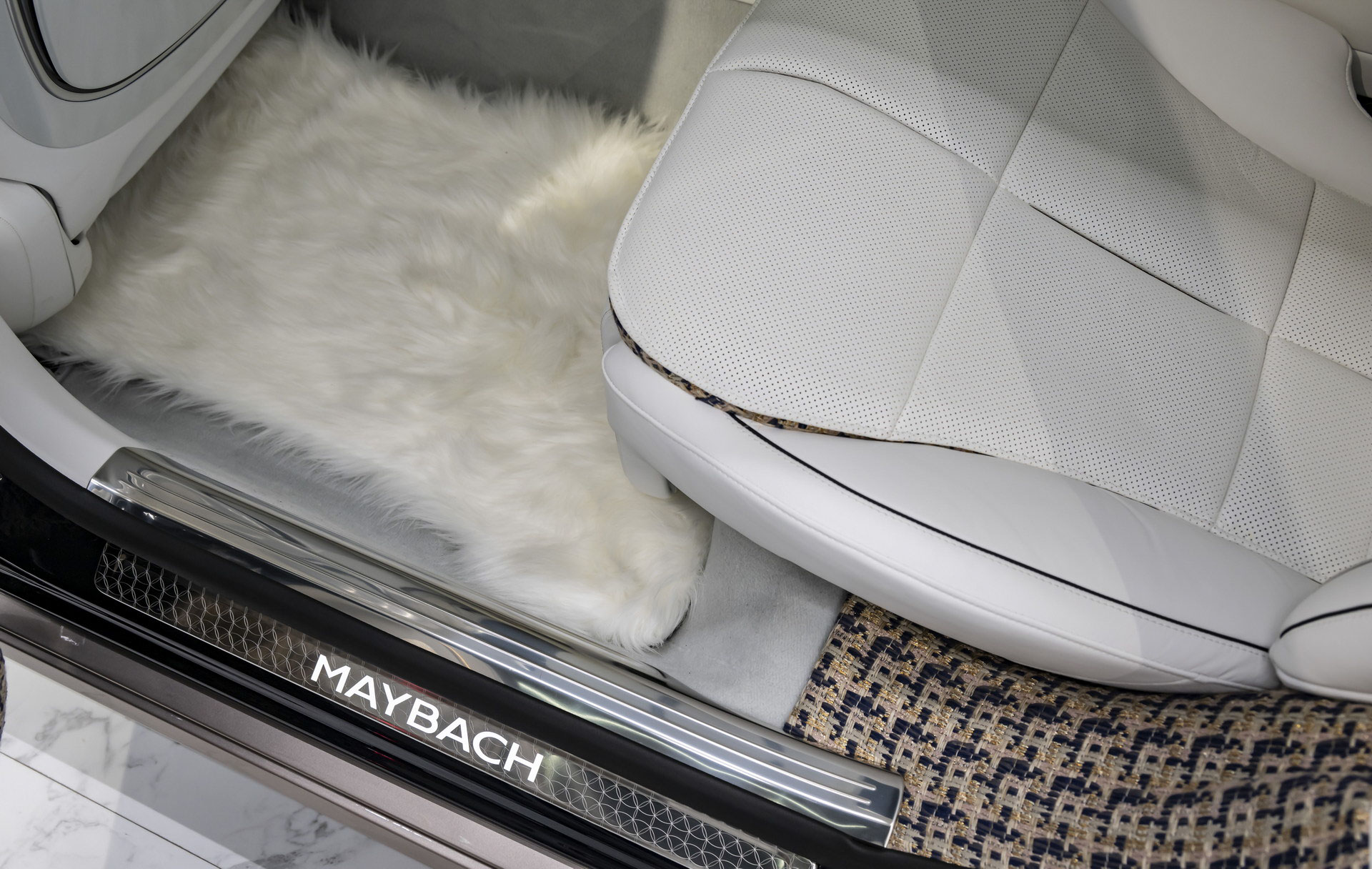 Mercedes-Maybach S-Class (31).JPG