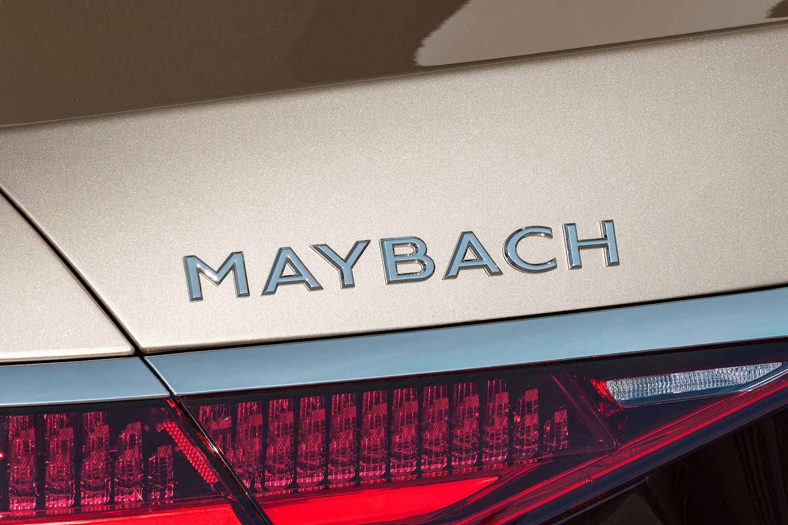 Mercedes-Maybach S580e-anh-9.jpg
