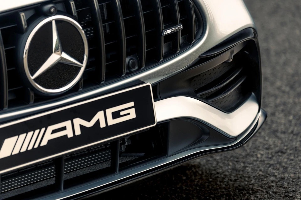 Mercedes_AMG_C43_Edition_R_6.jpg