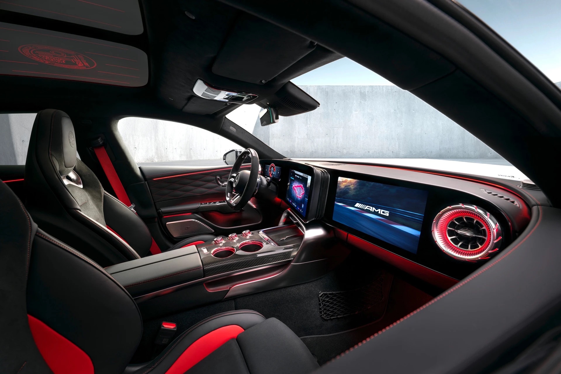 Mercedes_AMG_GT_4_Door_Coupe_7.jpg