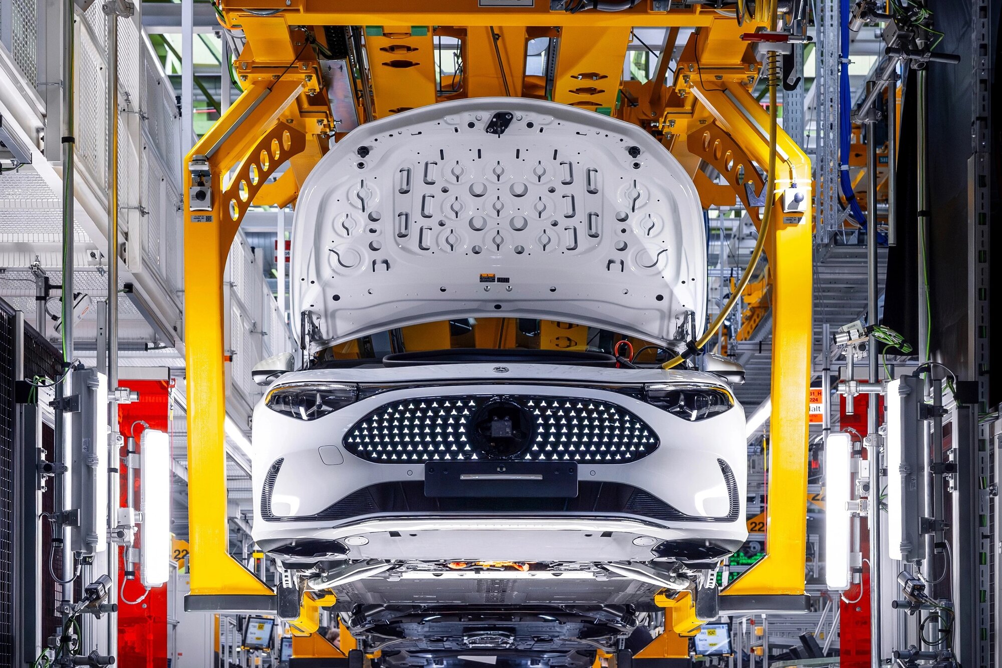 Mercedes_Benz_CLA_Factory_4.jpg