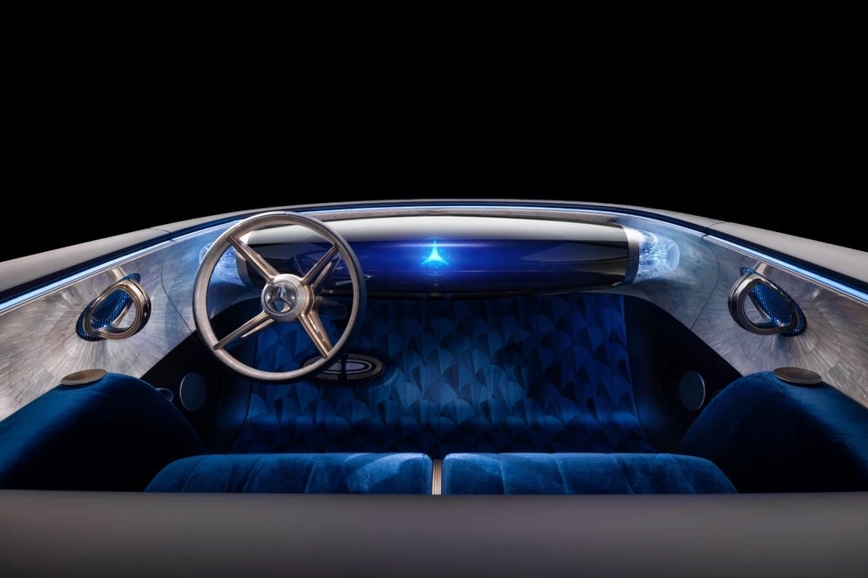 Mercedes_Benz_Vision_Iconic_9.jpg