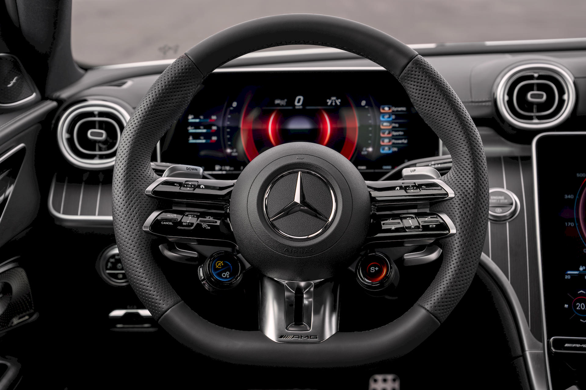 mercedesamg-c43-2023-18.jpg