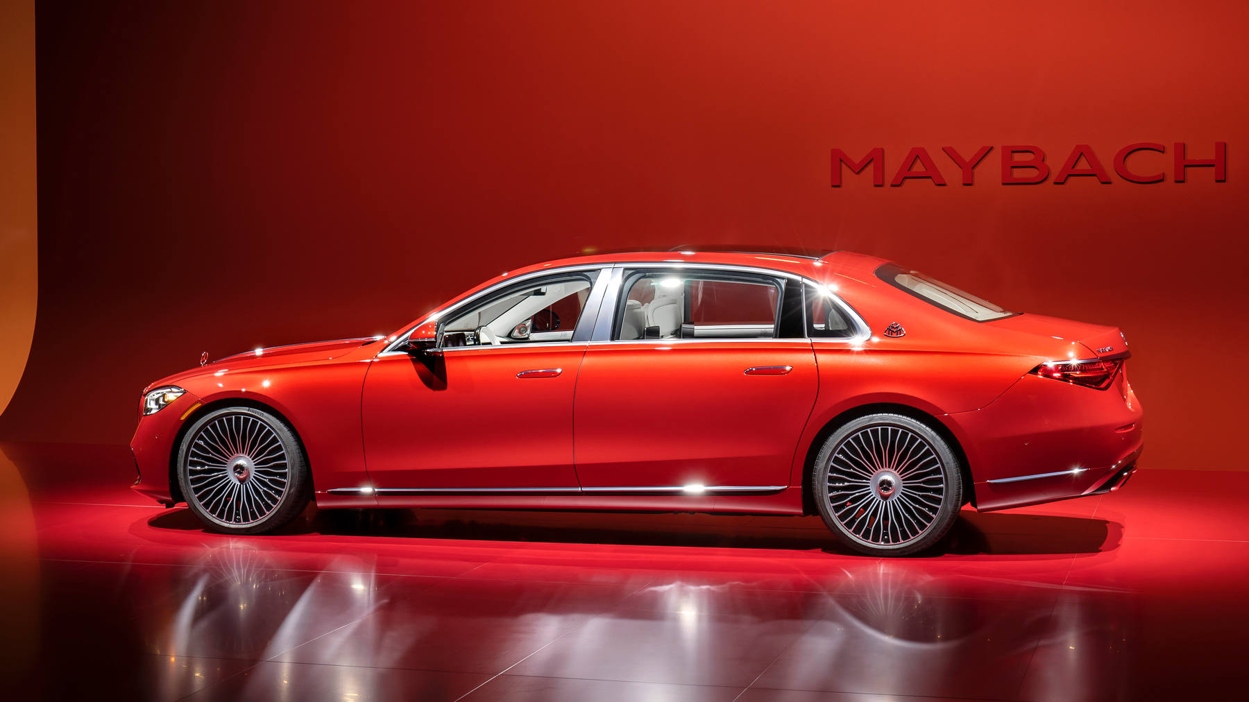 mercedesmaybach_s680_2022vn_04.jpg