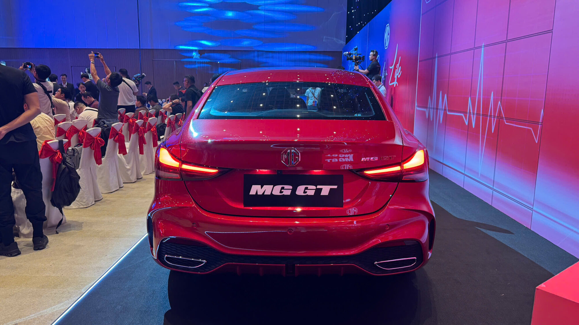 MG-GT-mới-giá-từ-518-triệu-đồng (10).jpg